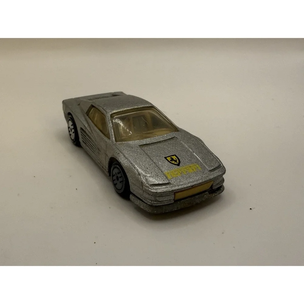 Hot Wheels Ferrari‎ Testarossa 1986 Silver Diecast Car w/ Display Case